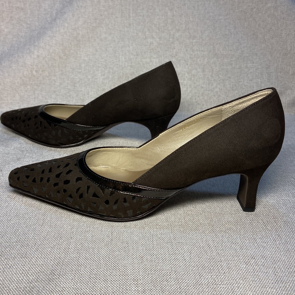 New. TInaba Tokyo Shoes  Japan, Dark Brown Suede Leather Size 23,5.  US-6